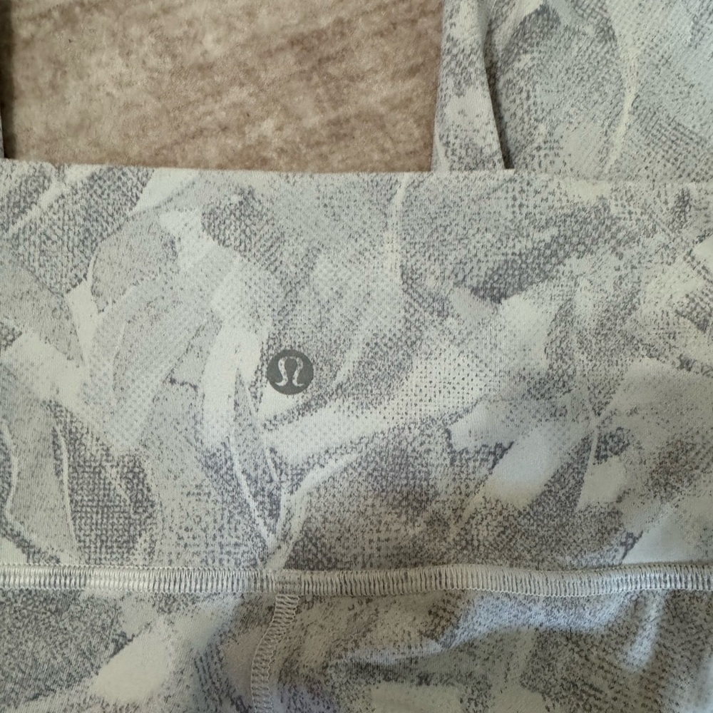 Lululemon Wunder Under Hi-Rise Tight 28" size 8 - Picture 4 of 6